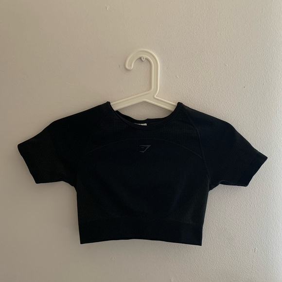 Gymshark Tops - GYMSHARK Short Sleeve Crop top